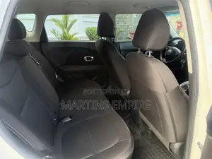 Kia Soul Base Hatchback 2016 White
