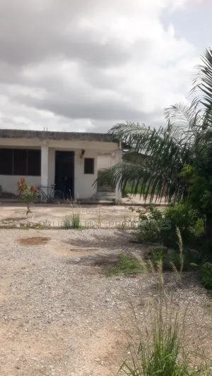 3bdrm House in Weija Junction for sale