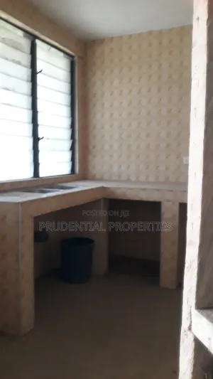 3bdrm House in Weija Junction for sale