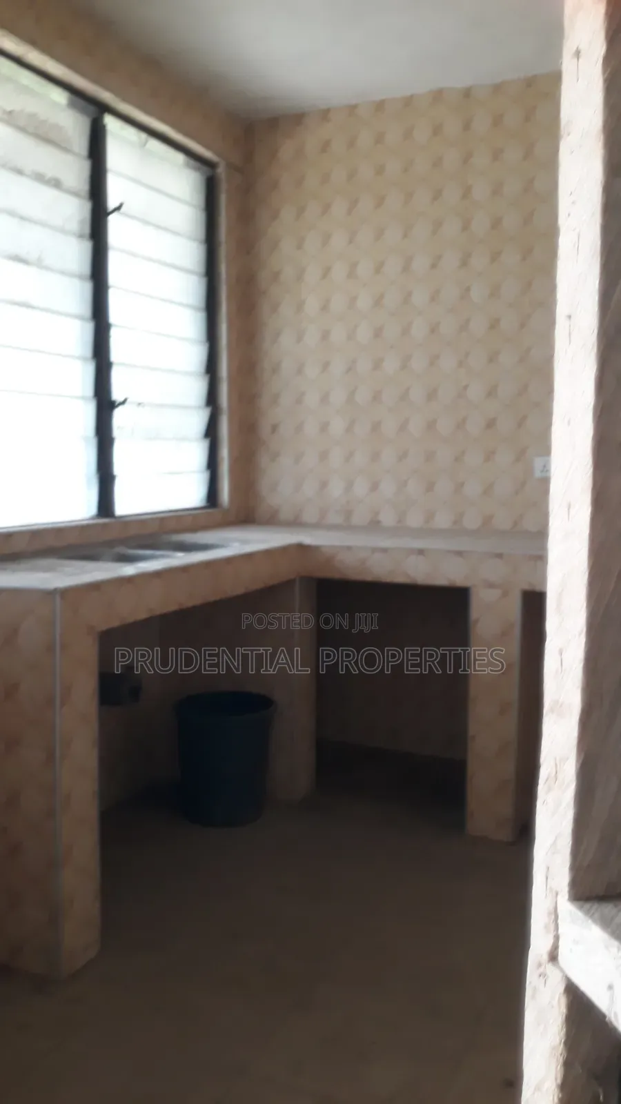 3bdrm House in Weija Junction for sale