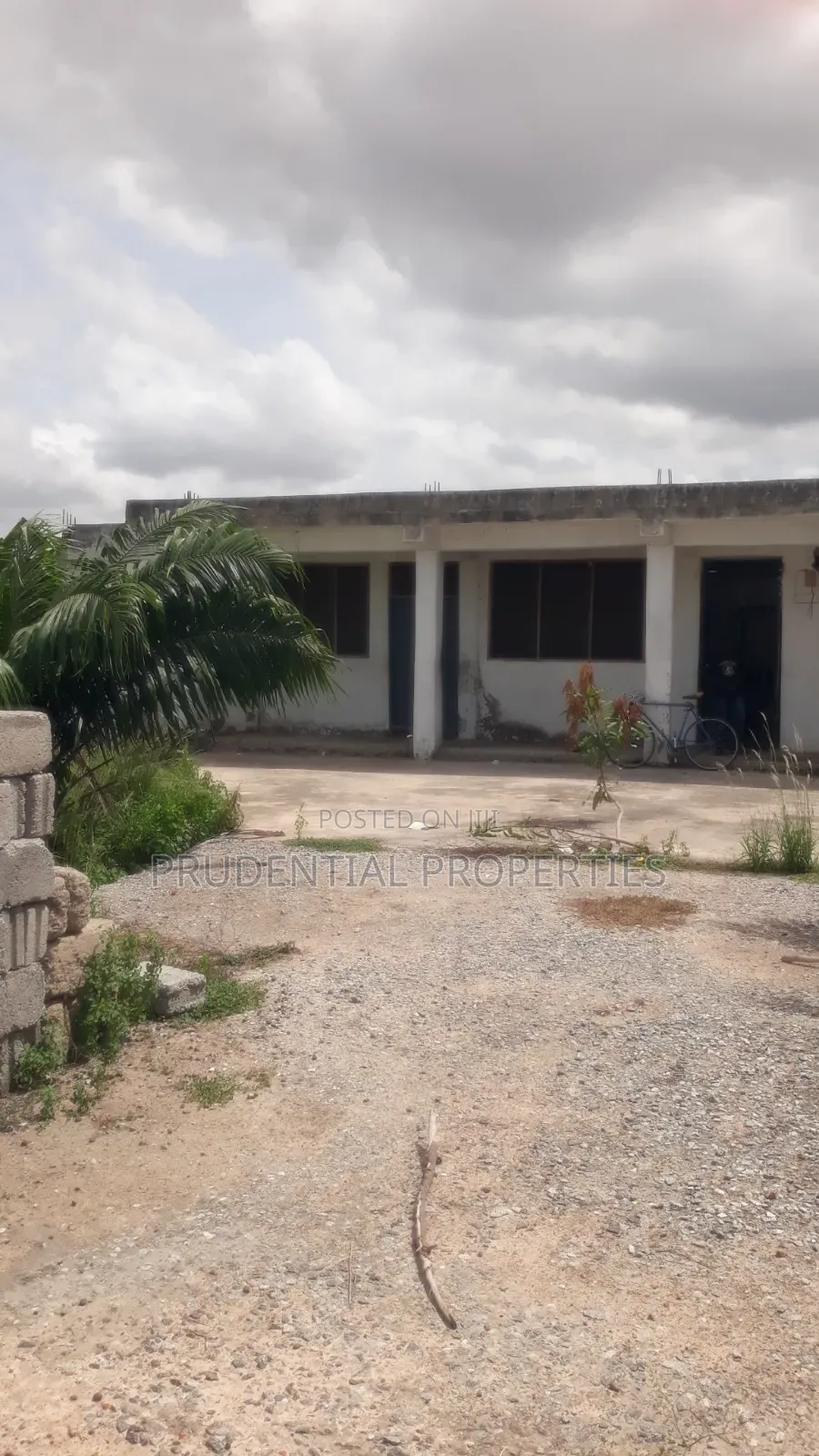 3bdrm House in Weija Junction for sale
