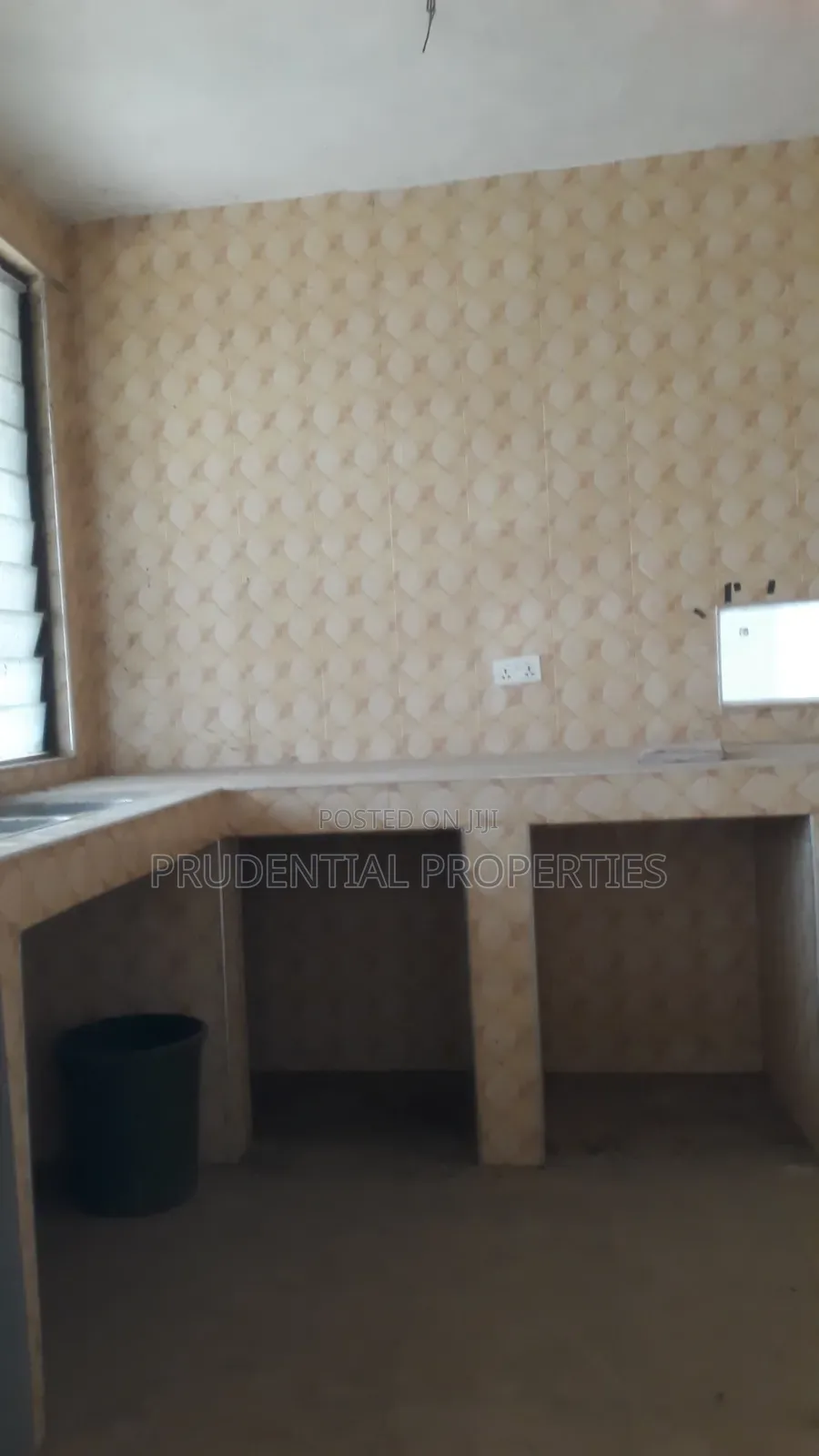 3bdrm House in Weija Junction for sale