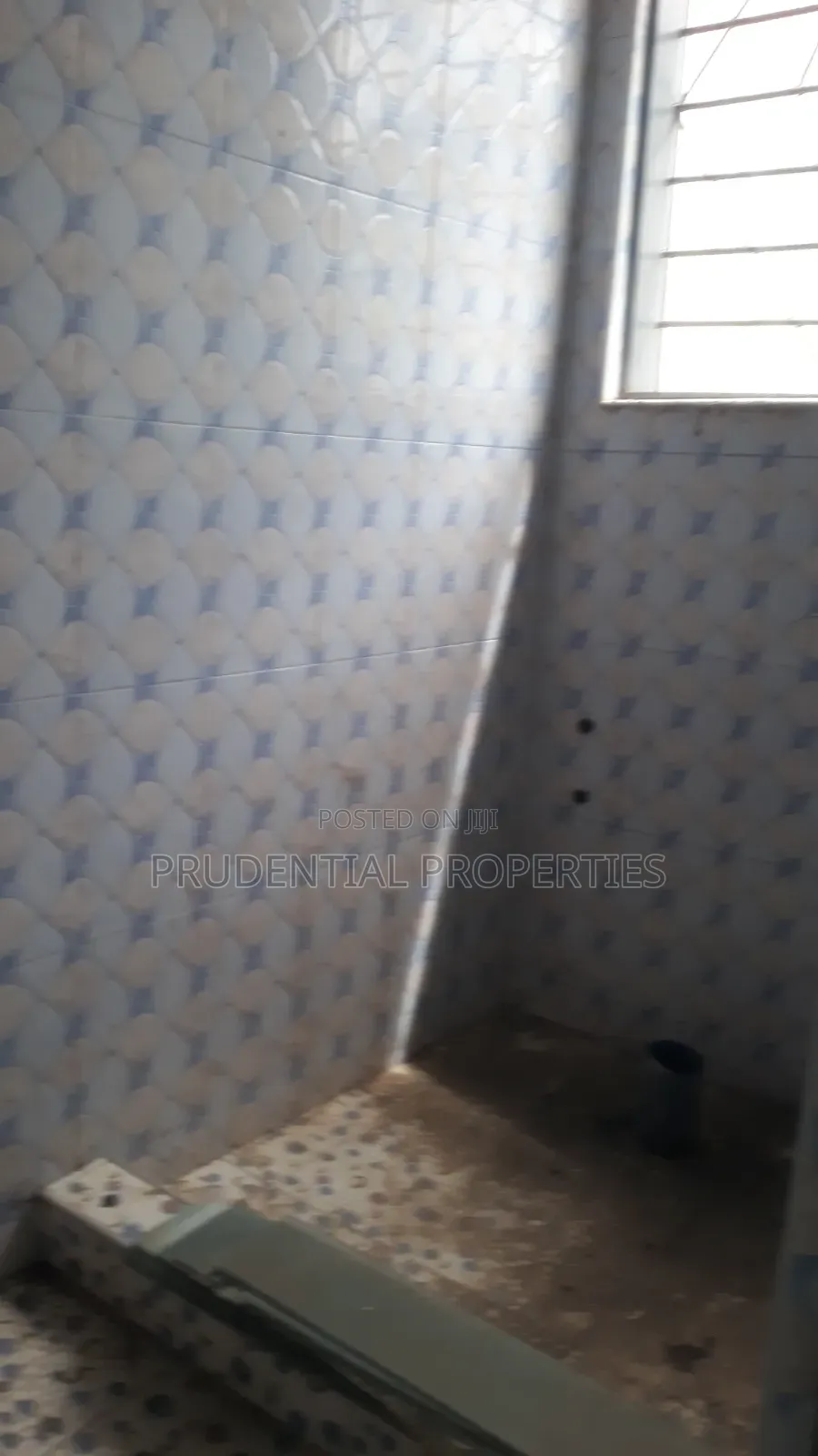 3bdrm House in Weija Junction for sale