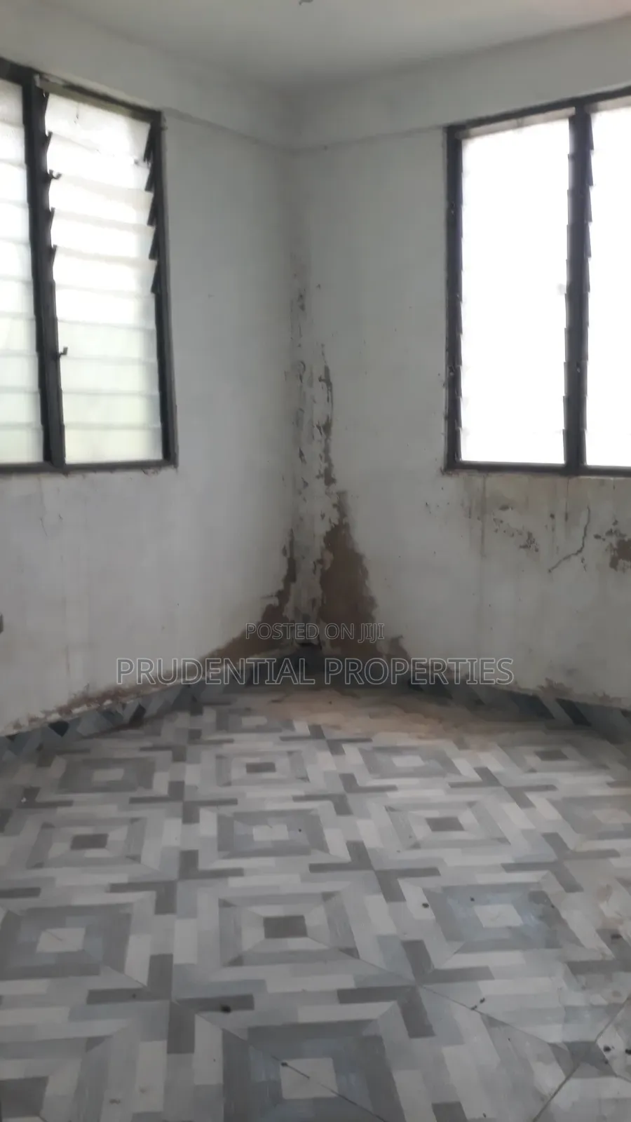 3bdrm House in Weija Junction for sale