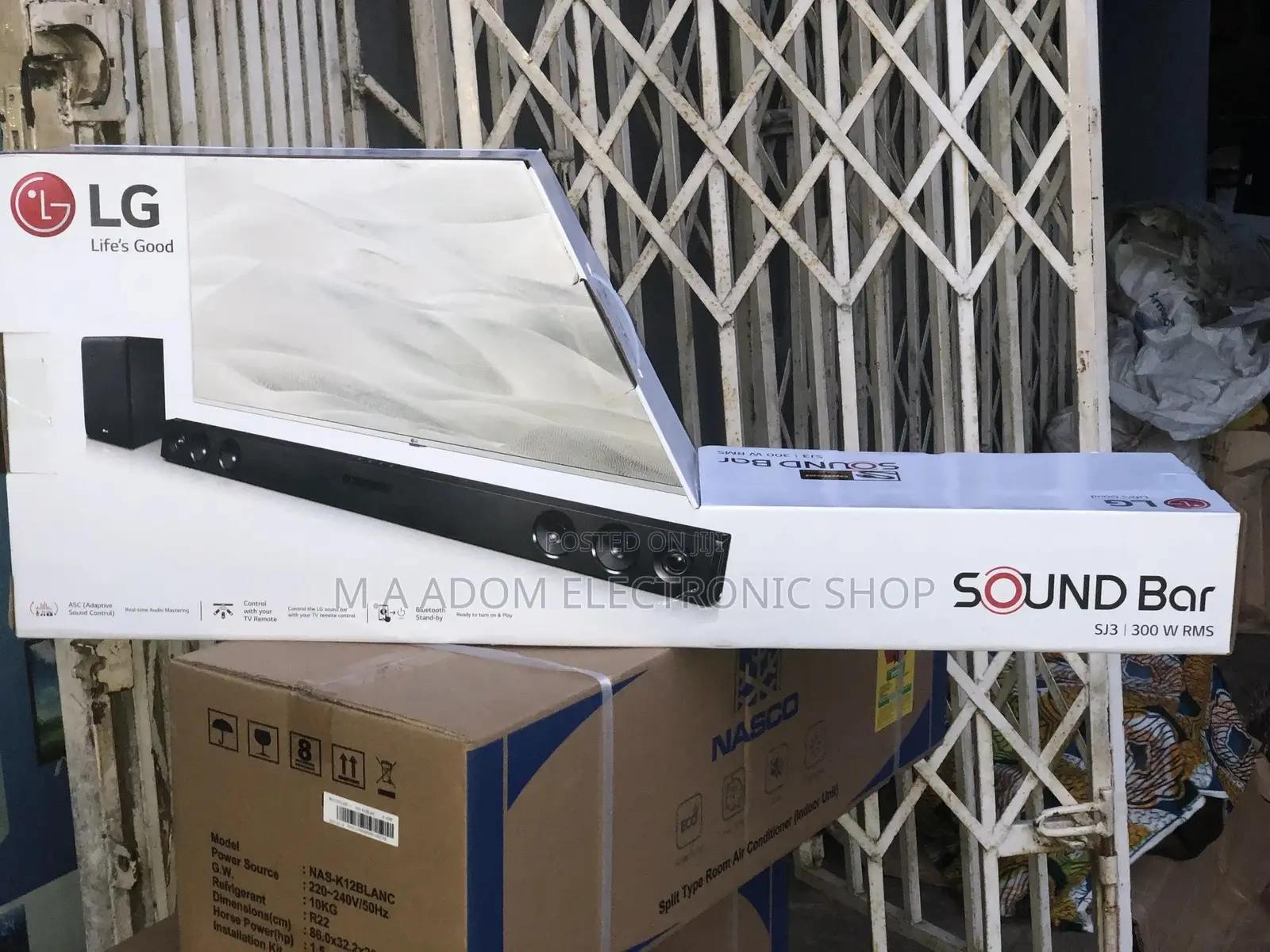 LG SJ3 300W RMS 2.1ch Bluetooth Sound Barwireless Woofer