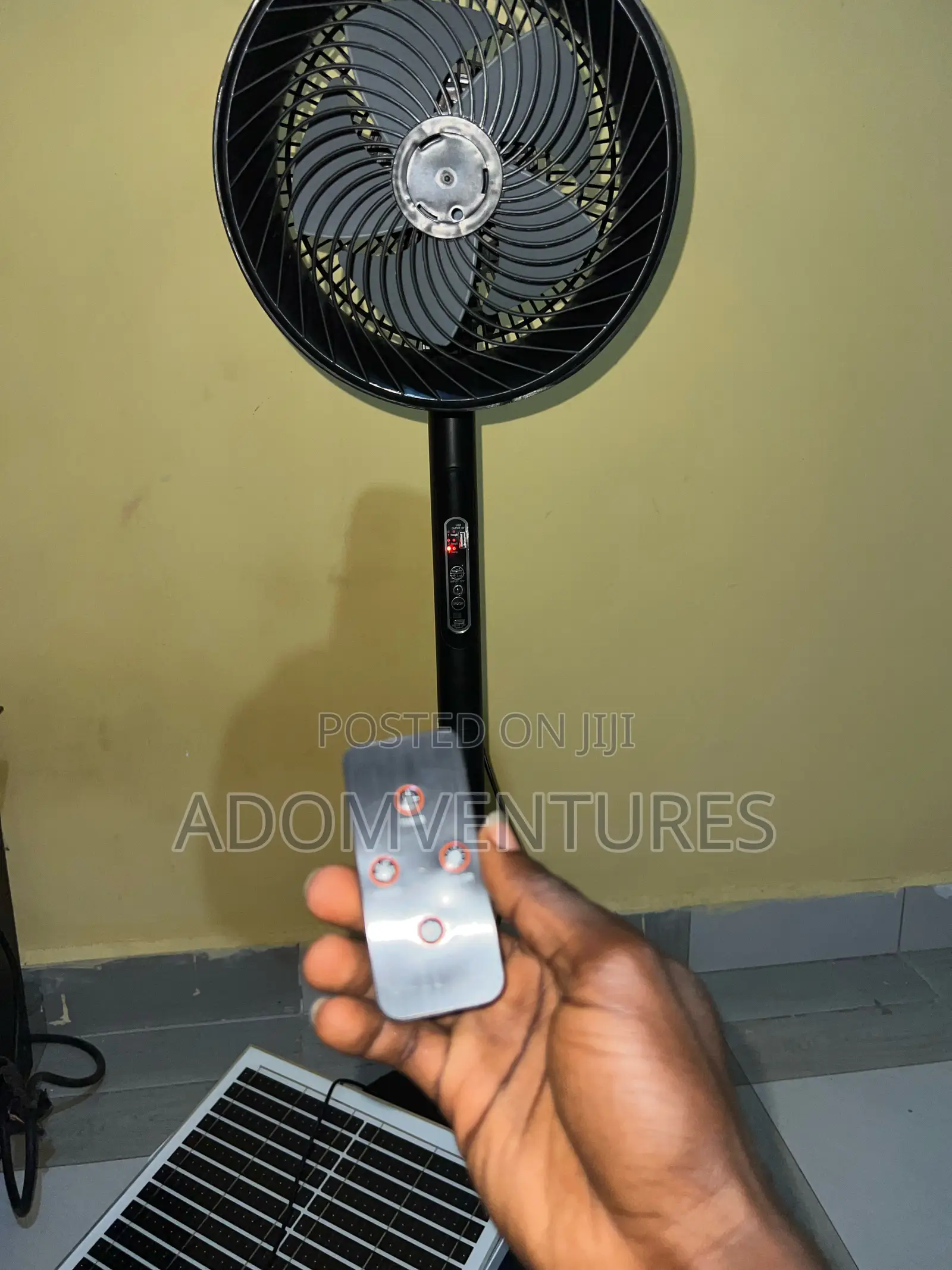 2-in-1 Solar Rechargeable Fan – Charge With Sunlight Or Electricity