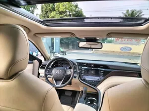 Toyota Camry XLE FWD 2020 Black