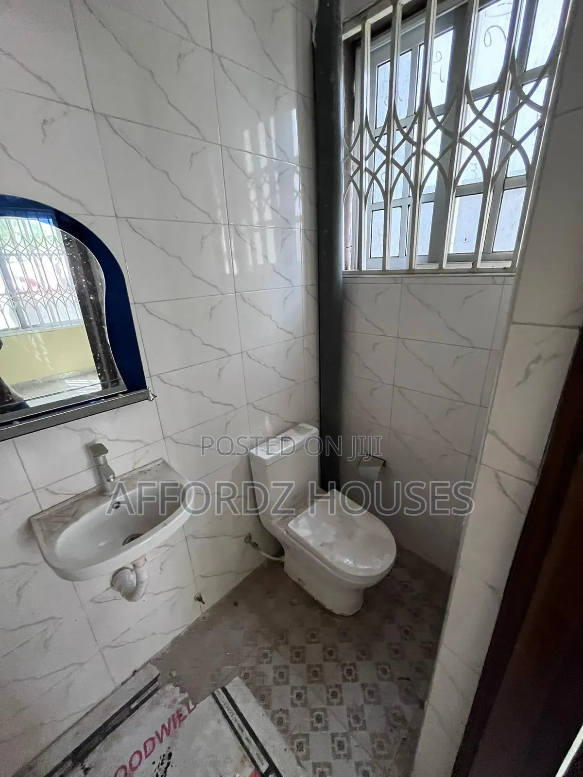 3bdrm Apartment in Mahatma Road, Tseaddo for rent