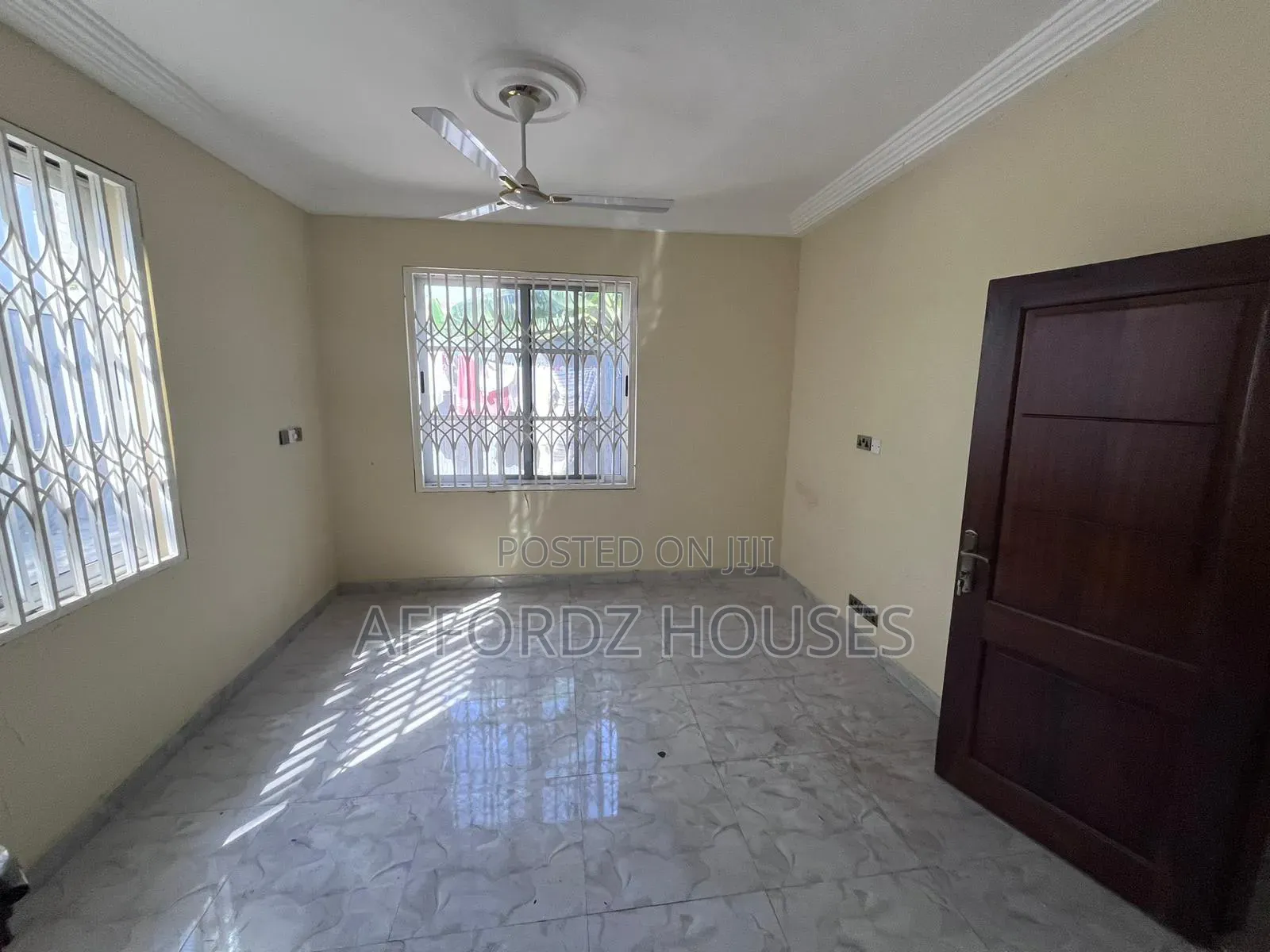 3bdrm Apartment in Mahatma Road, Tseaddo for rent
