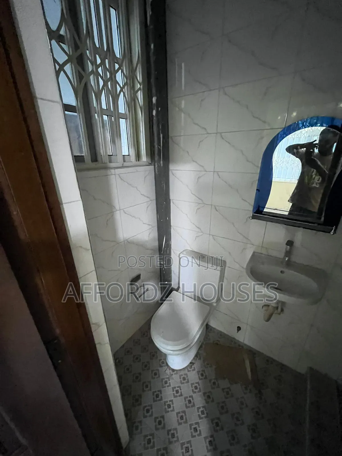 3bdrm Apartment in Mahatma Road, Tseaddo for rent