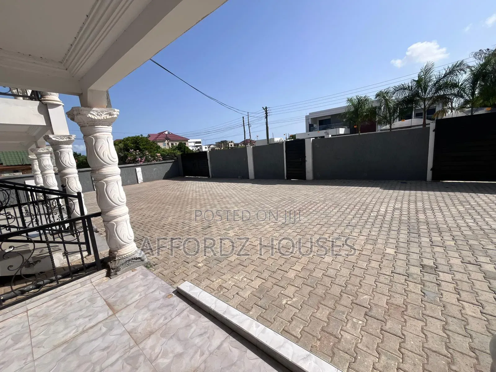 3bdrm Apartment in Mahatma Road, Tseaddo for rent