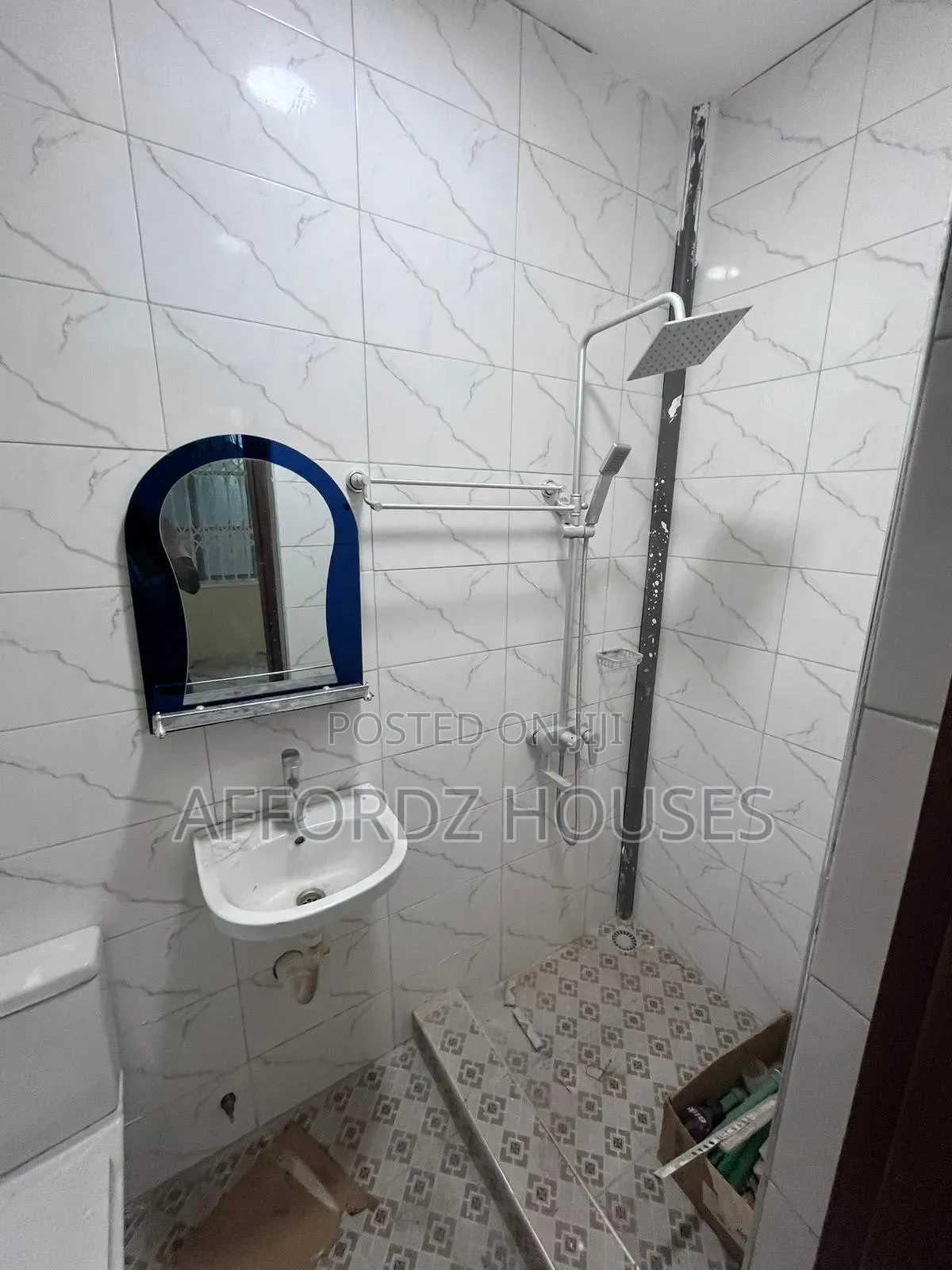 3bdrm Apartment in Mahatma Road, Tseaddo for rent