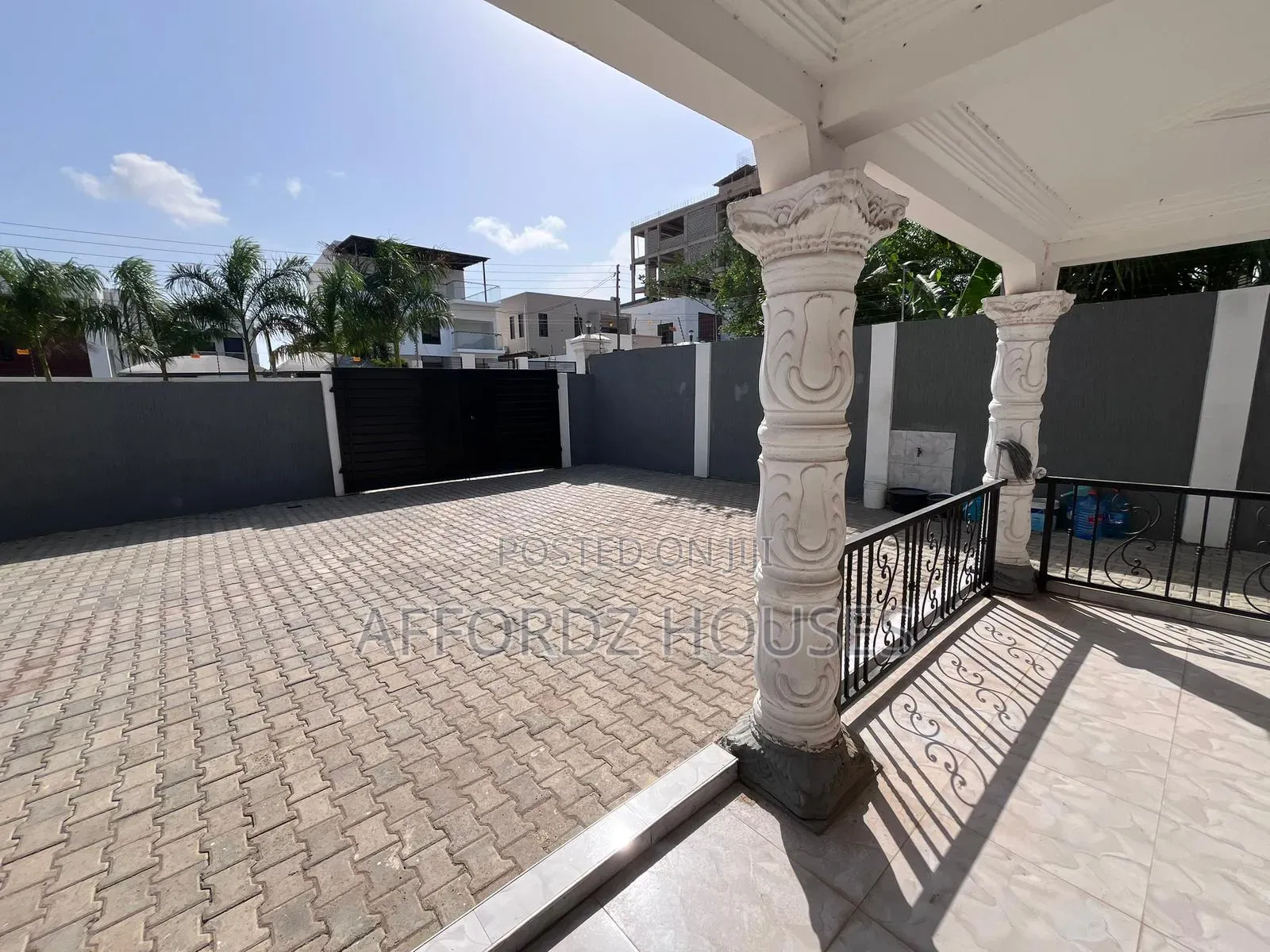 3bdrm Apartment in Mahatma Road, Tseaddo for rent