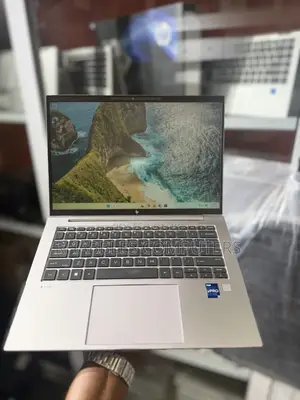 New Laptop HP ZBook Firefly 14 G10 16GB Intel Core i7 SSD 256GB
