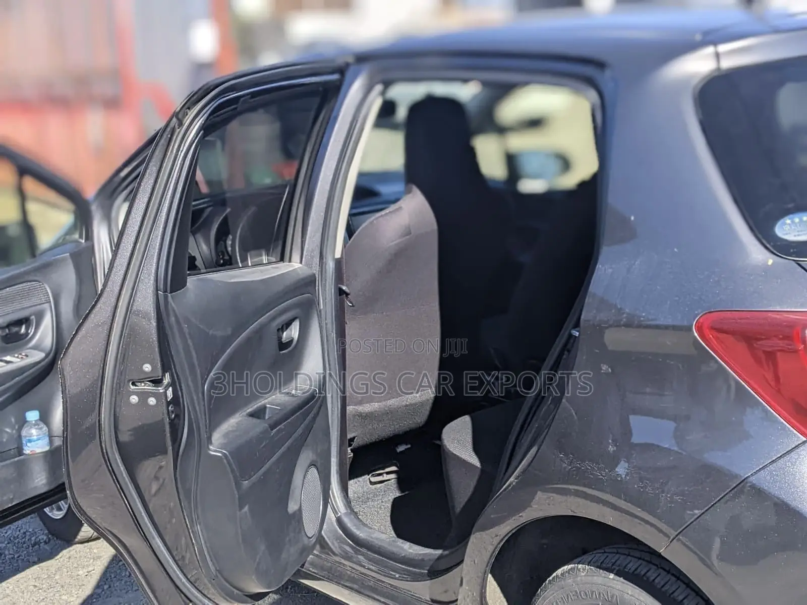 Toyota Vitz 1.3 AWD 5dr 2014 Gray