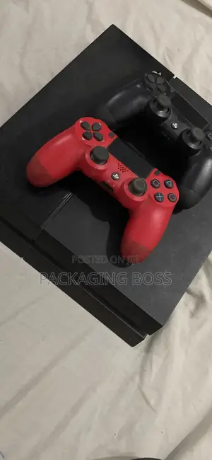 2 Playstation 4 Controllers