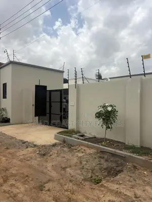 3bdrm House in Achimota for sale
