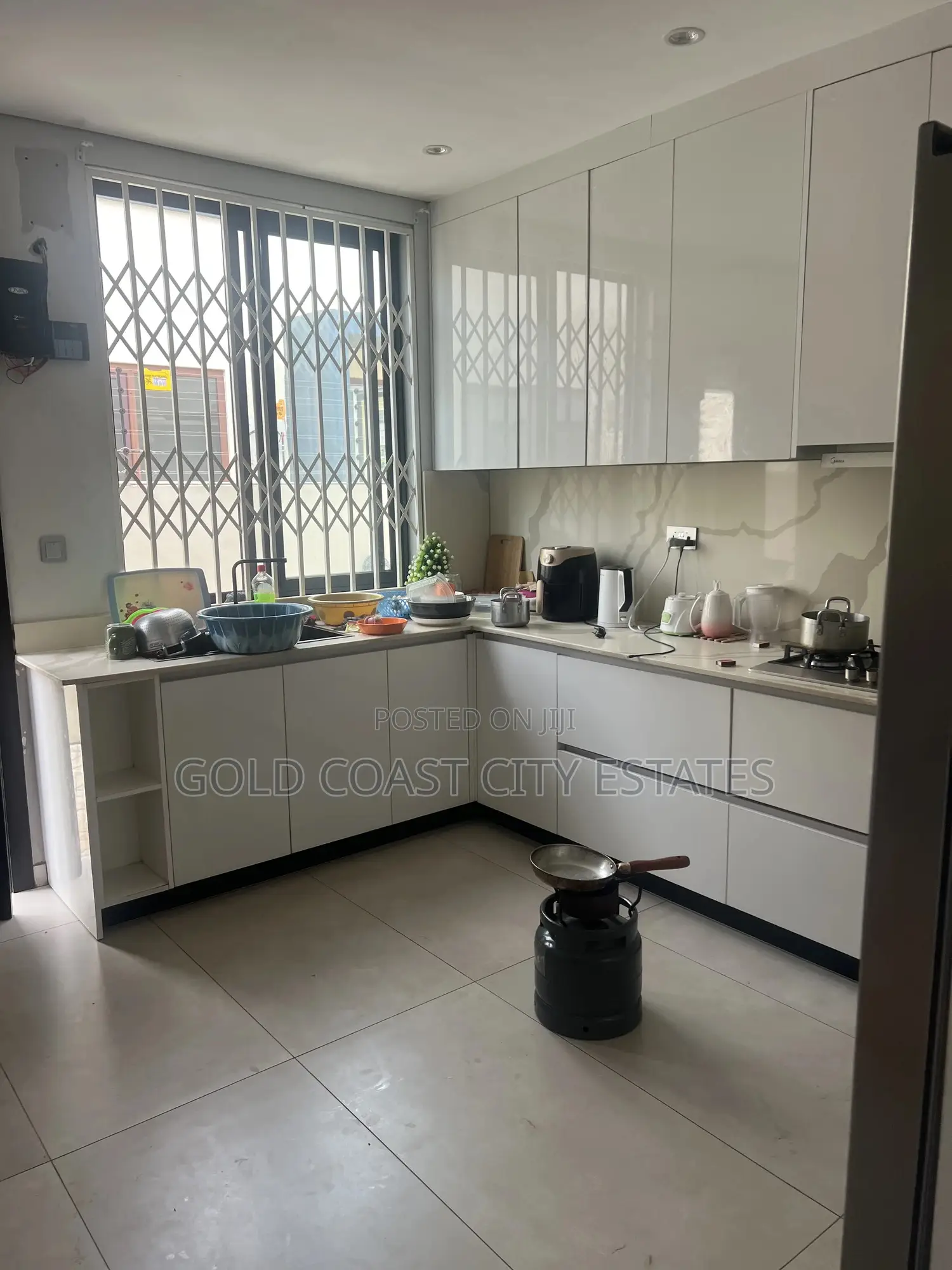 3bdrm House in Achimota for sale