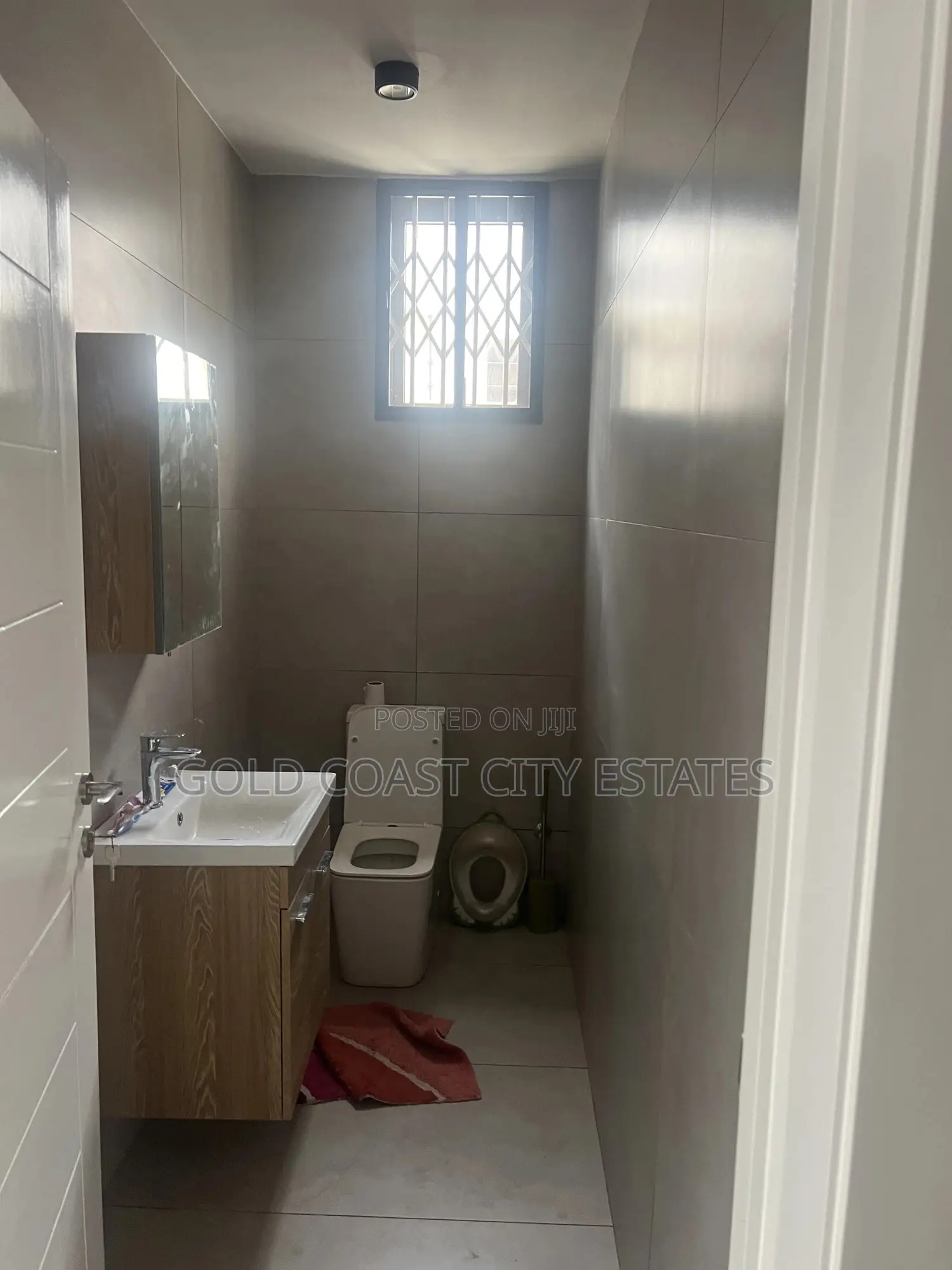 3bdrm House in Achimota for sale