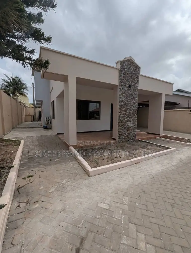 4bdrm House in Bawaleshie Rd, East Legon for rent