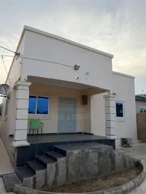 2bdrm House in Chis-Lon Broker’S, Bluetop Estate for sale
