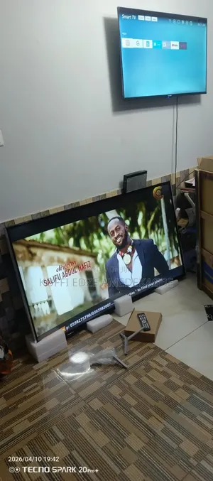 65" Smart Tv Cuvert Screen