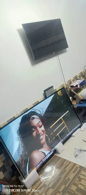 65" Smart Tv Cuvert Screen