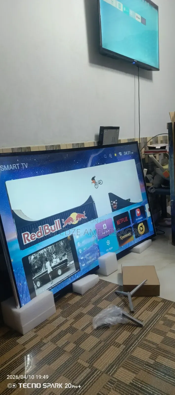 65" Smart Tv Cuvert Screen