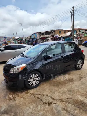 Toyota Yaris LE Hatchback 5dr 2014 Black