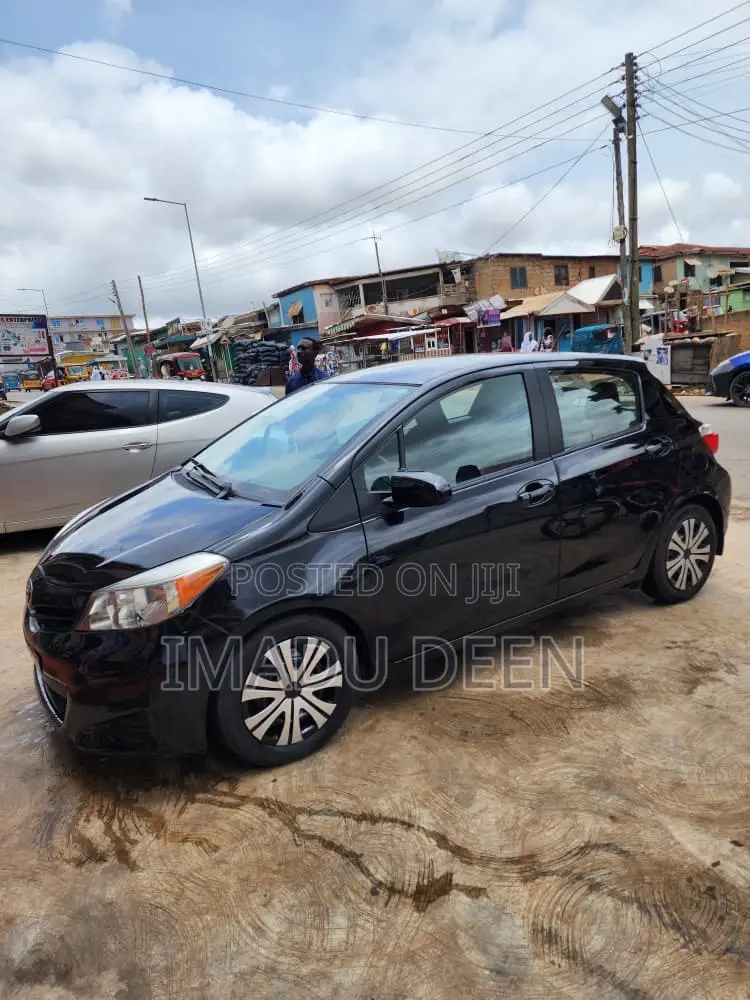 Toyota Yaris LE Hatchback 5dr 2014 Black
