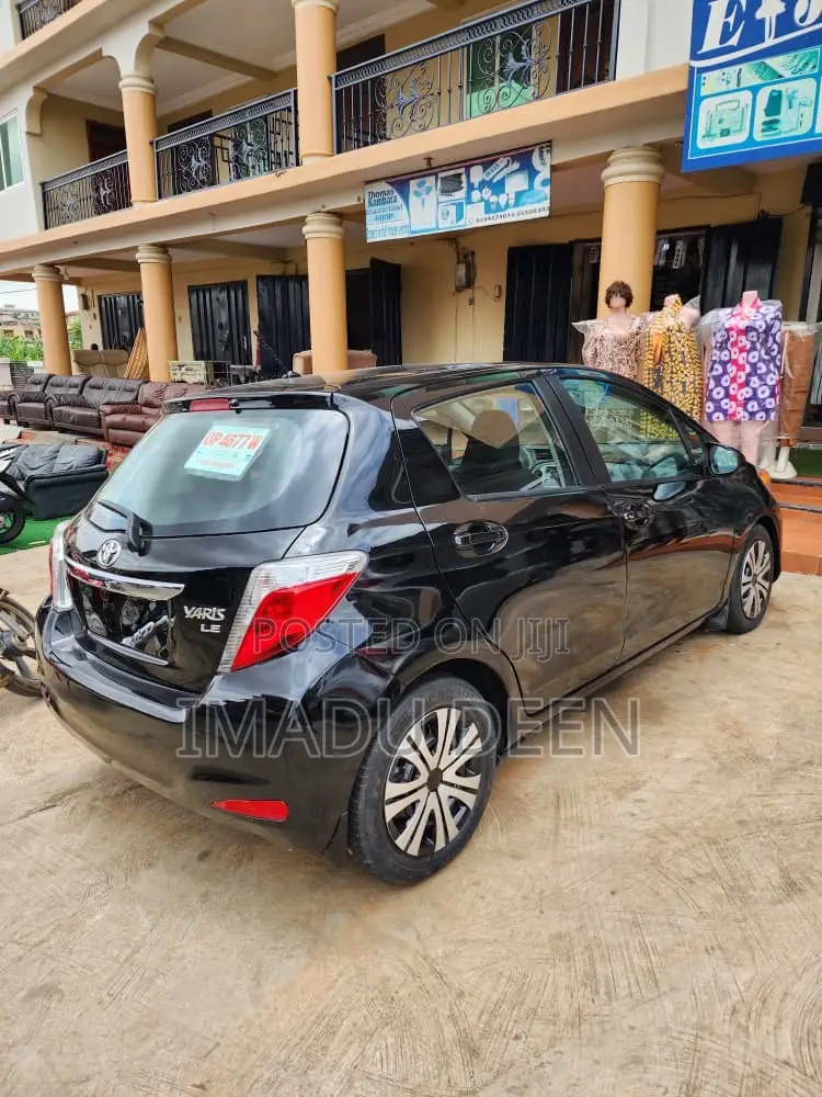 Toyota Yaris LE Hatchback 5dr 2014 Black