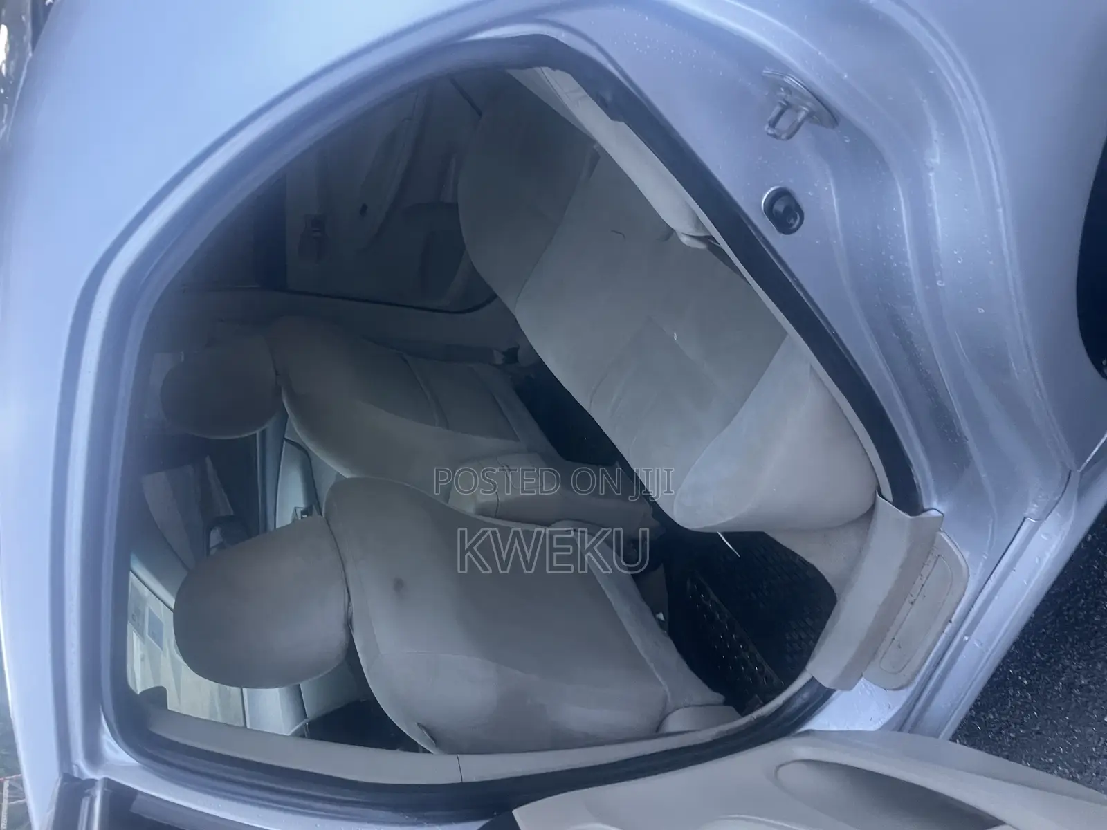 Toyota Corolla L 4dr Sedan (1.8L 4cyl 5M) 2013 Silver