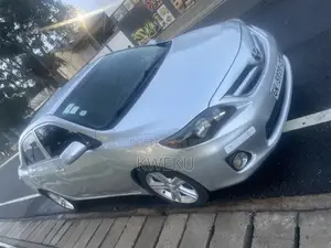 Toyota Corolla L 4dr Sedan (1.8L 4cyl 5M) 2013 Silver