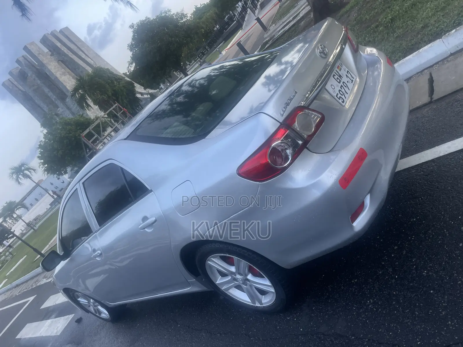 Toyota Corolla L 4dr Sedan (1.8L 4cyl 5M) 2013 Silver