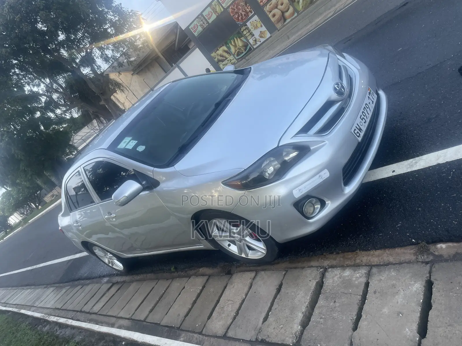 Toyota Corolla L 4dr Sedan (1.8L 4cyl 5M) 2013 Silver
