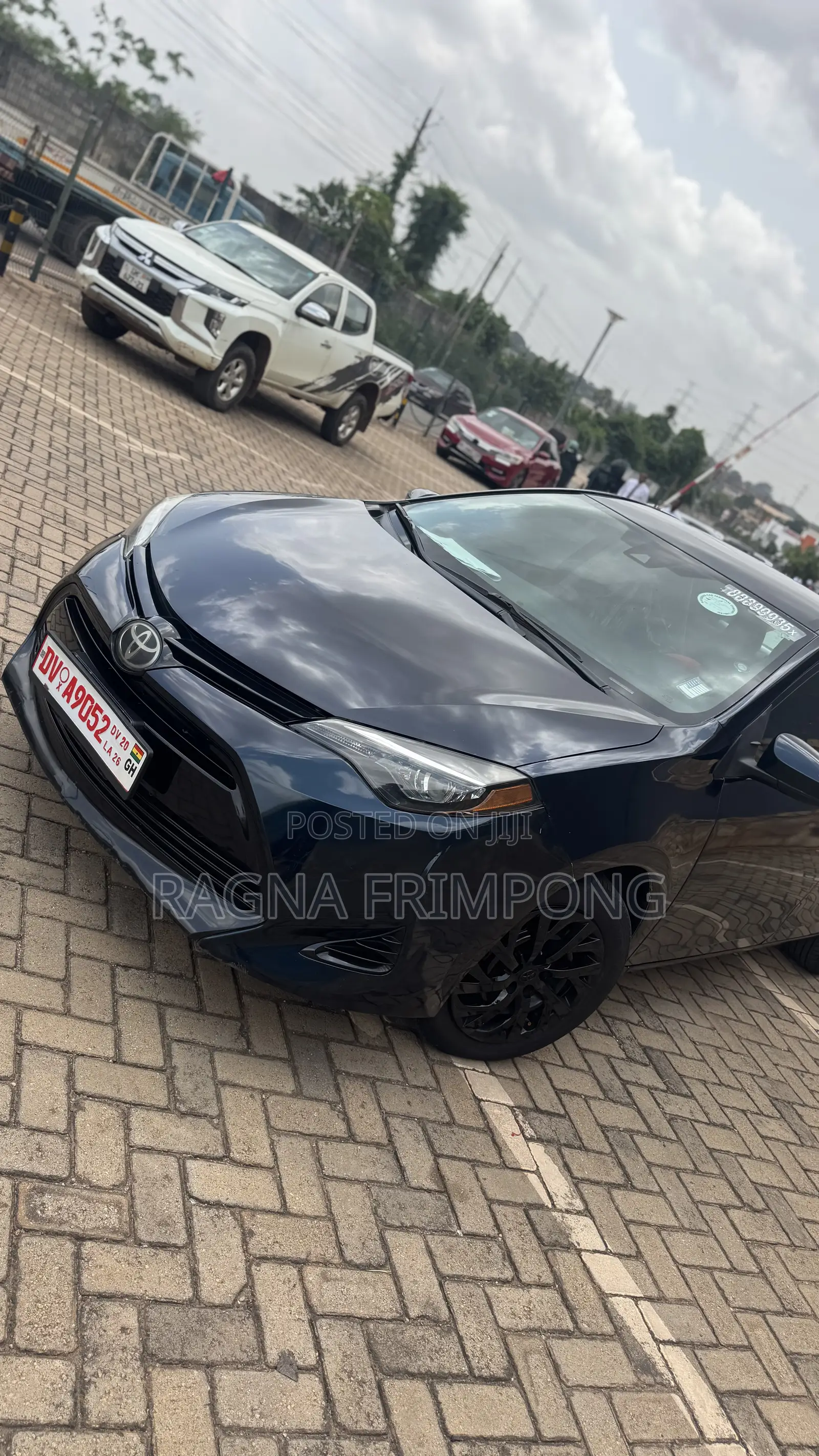 Toyota Corolla LE (1.8L 4cyl 2A) 2018 Black
