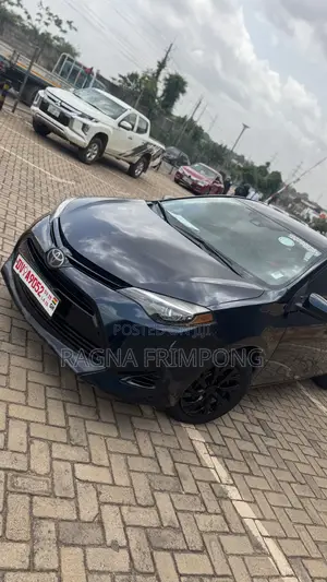 Toyota Corolla LE (1.8L 4cyl 2A) 2018 Black