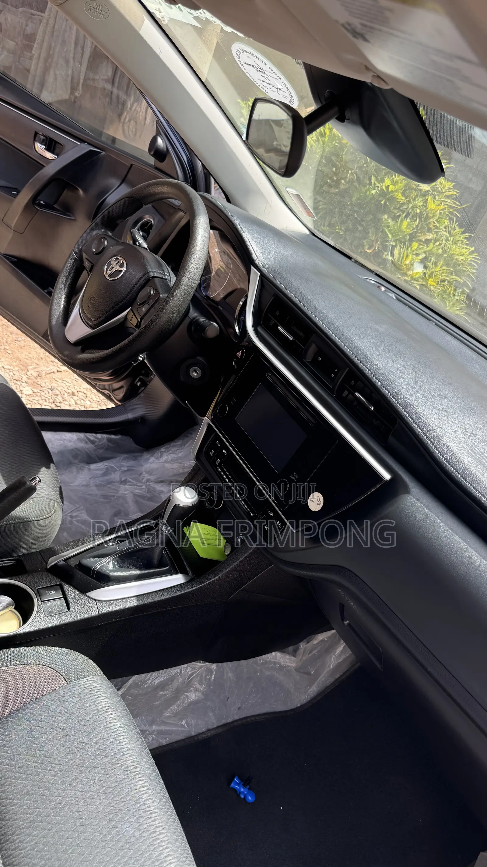 Toyota Corolla LE (1.8L 4cyl 2A) 2018 Black
