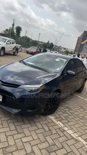 Toyota Corolla LE (1.8L 4cyl 2A) 2018 Black