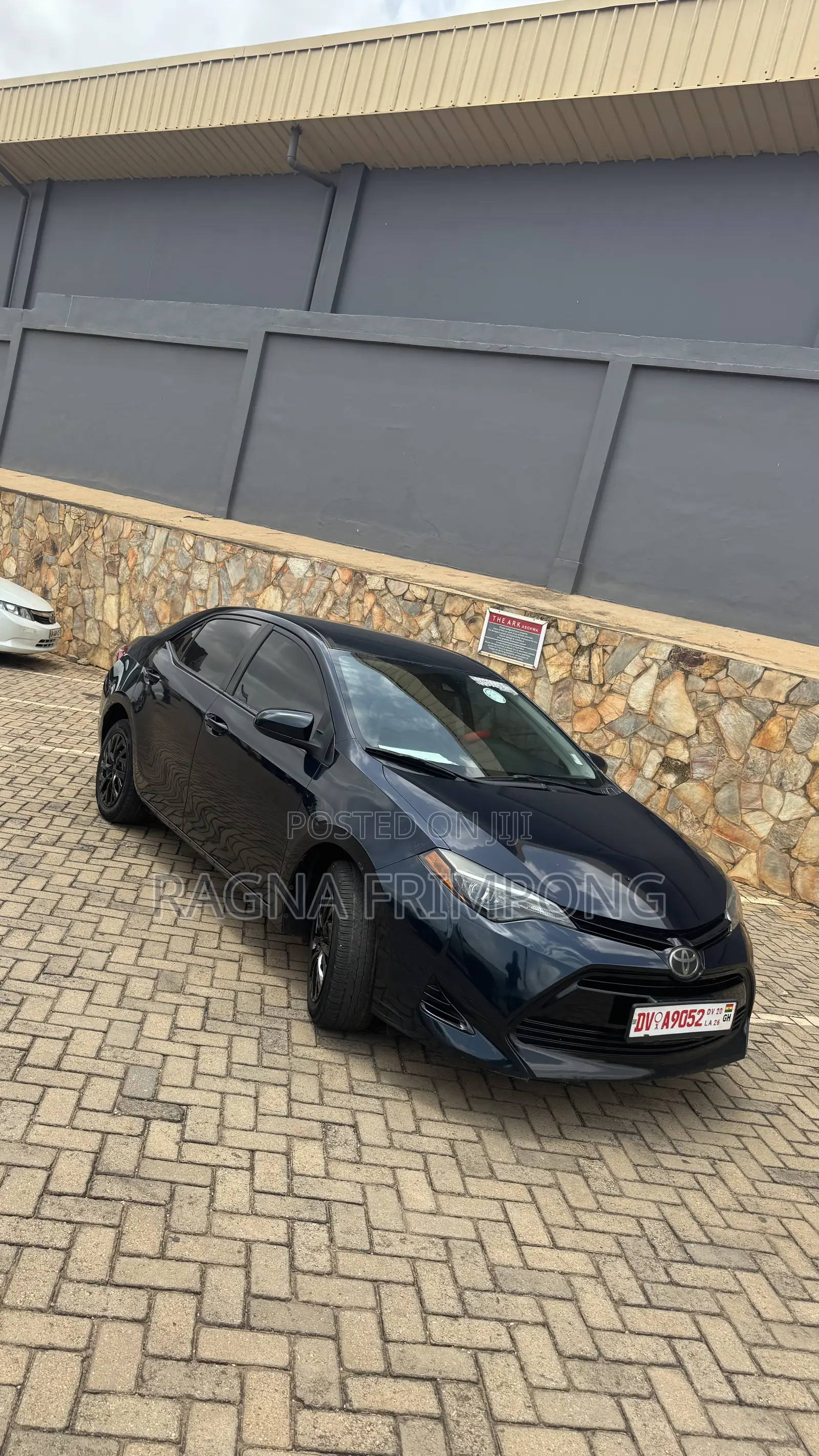Toyota Corolla LE (1.8L 4cyl 2A) 2018 Black