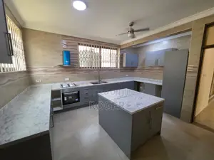 8 Bedroom House for Rent