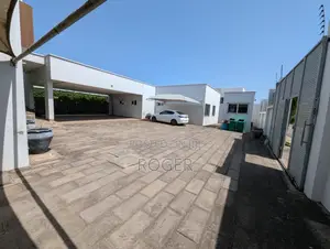 7bdrm House in Airport Hills for sale