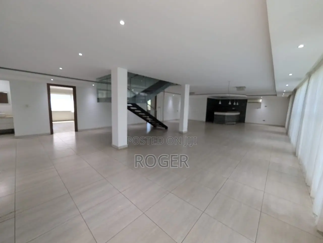 7bdrm House in Airport Hills for sale