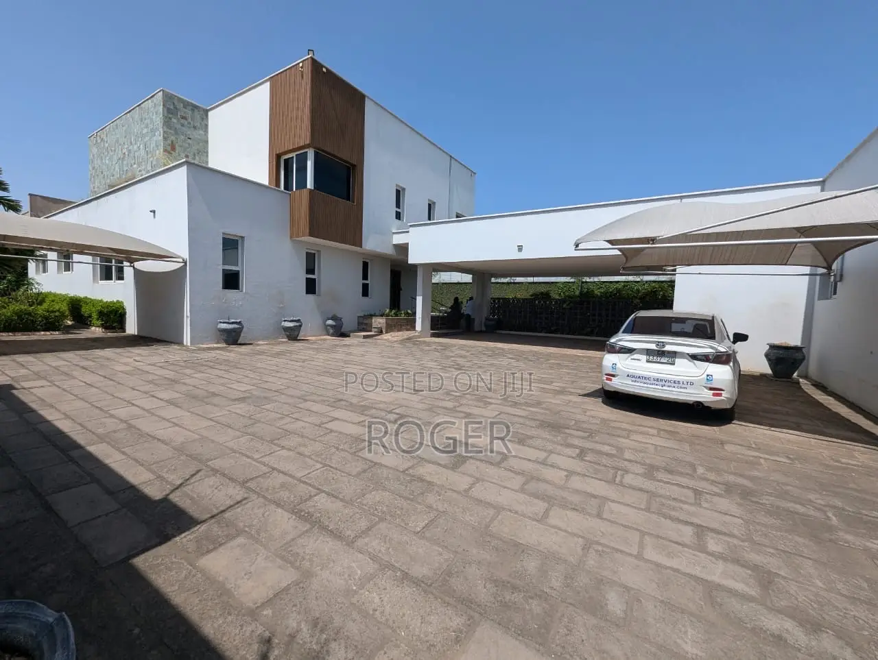 7bdrm House in Airport Hills for sale