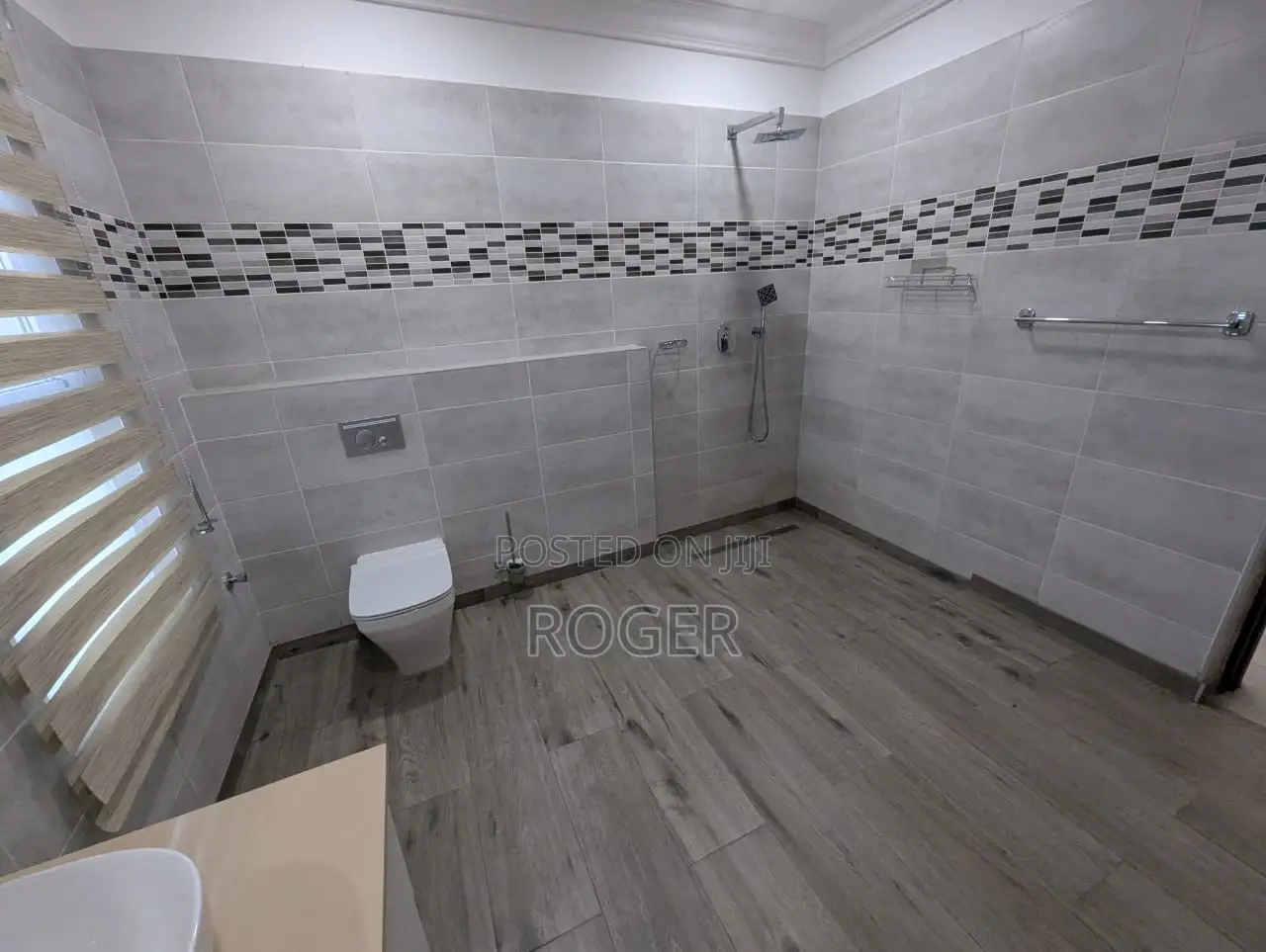 7bdrm House in Airport Hills for sale
