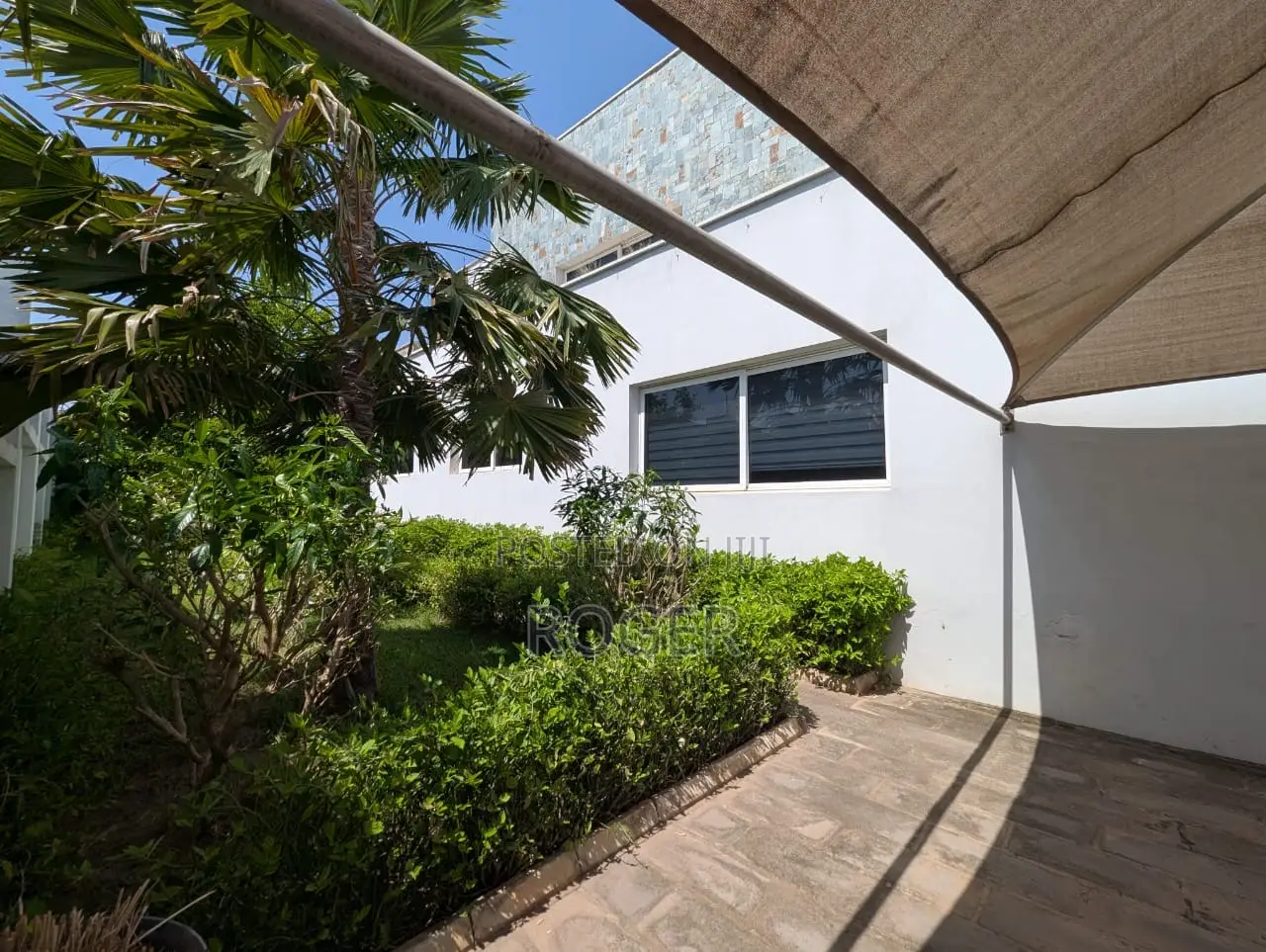 7bdrm House in Airport Hills for sale