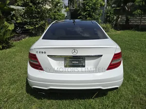 Mercedes-Benz C250 2015 White