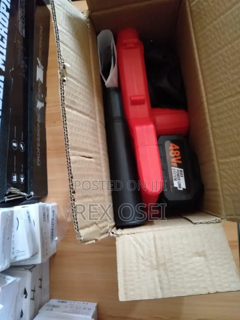 Blower With Batteries