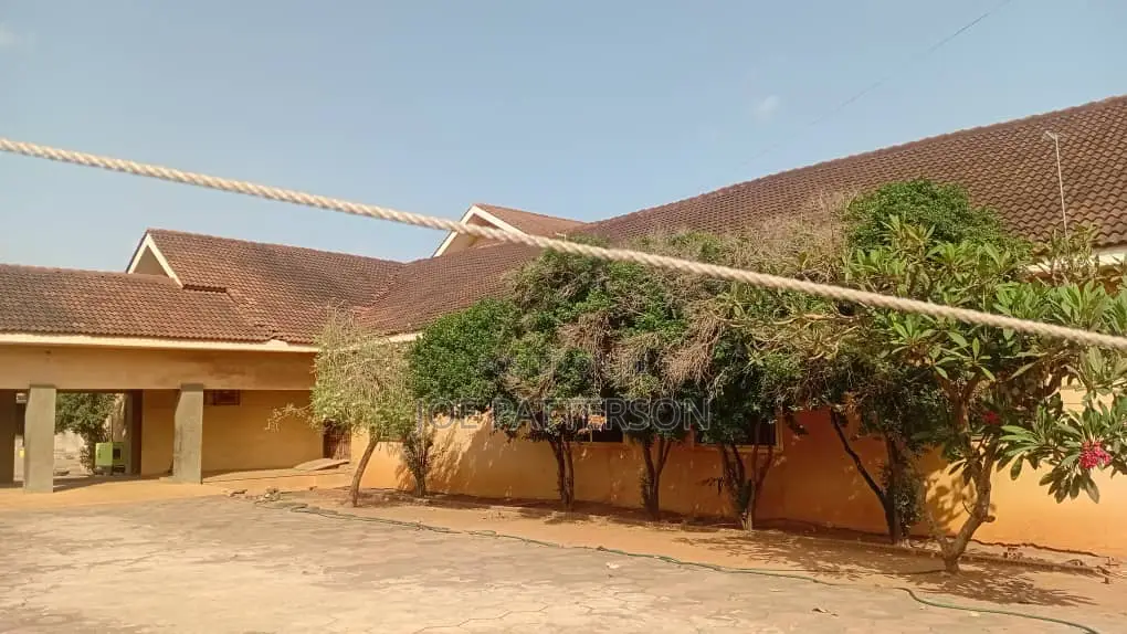 14bdrm Mansion in Ability for sale