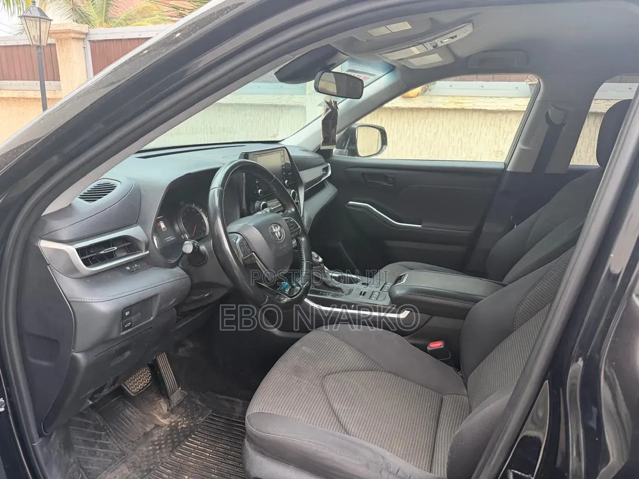 Toyota Highlander LE 2021 Black